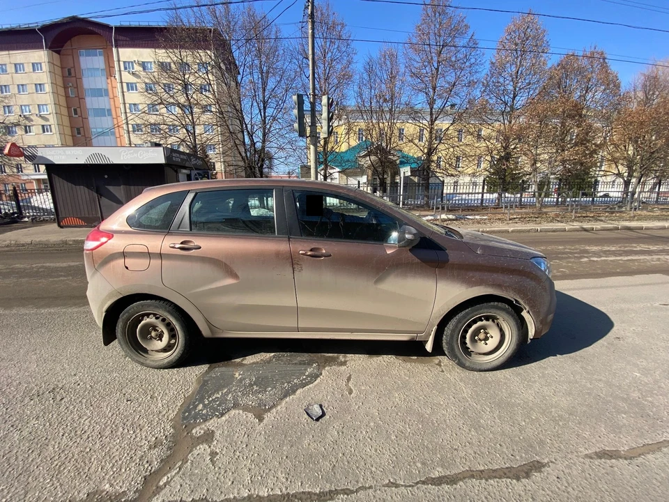 Мальчик переходил дорогу на красный