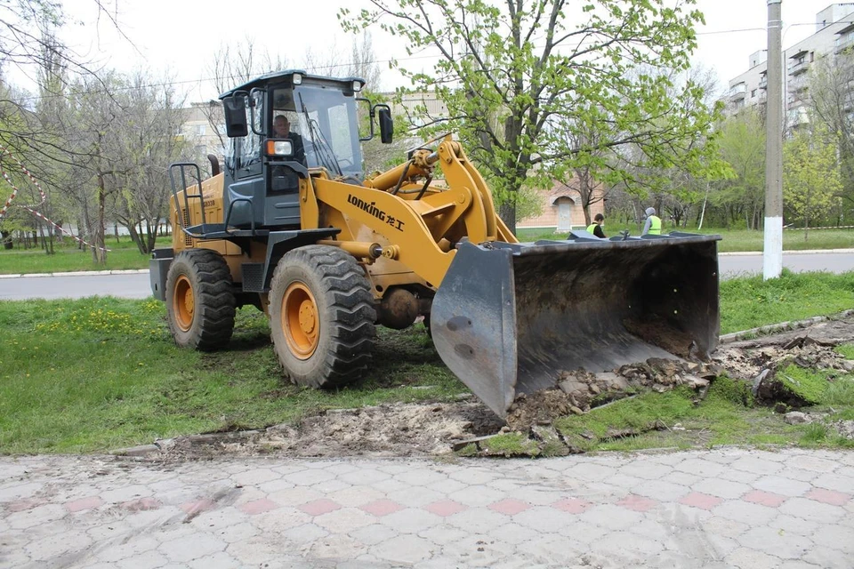 В Кировске стартовало благоустройство бульвара 40 лет Победы. ФОТО: Администрация городского округа город Кировск ЛНР