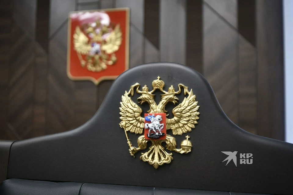 Дело директора УК, по вине которого на 9-месячного ребенка упала глыба льда с крыши, передано в суд