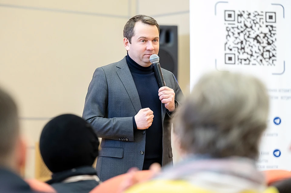 В программе визита - посещение объектов и проверка, как идет работа на местах. А вечером губернатор встретится с жителями в Заполярном. Фото: Игорь Громов / Правительство Мурманской области