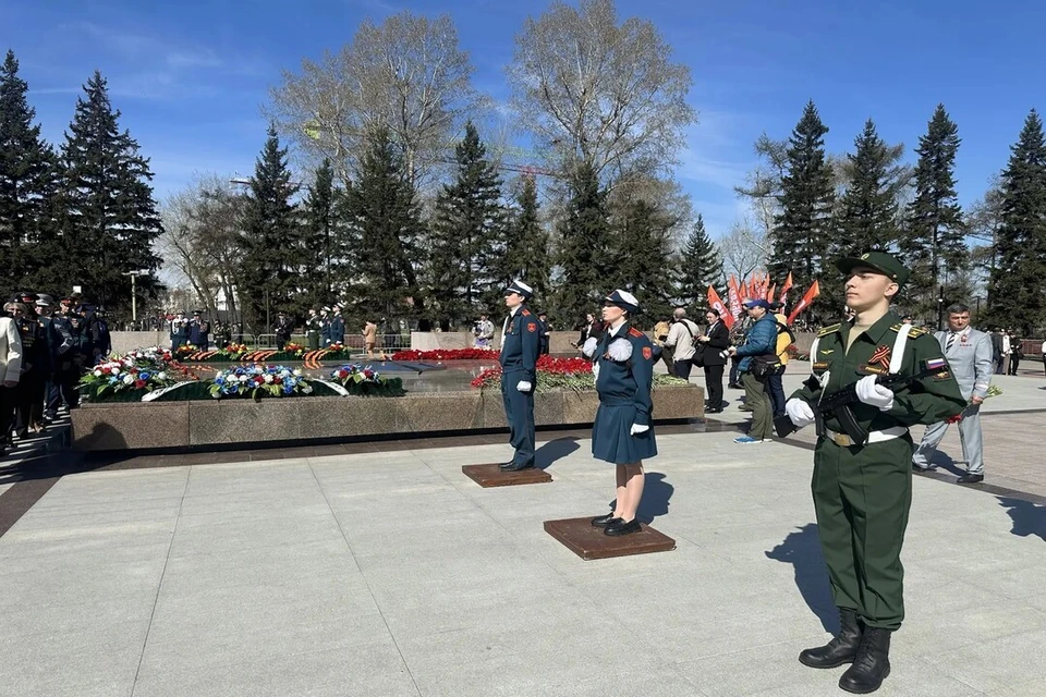 Мэр Иркутска Руслан Болотов поздравил с Днём Великой Победы.
