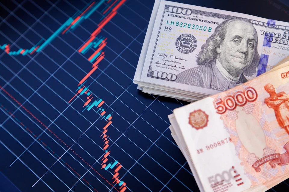 Курс доллара во вторник опустился даже ниже 74 рублей. Фото: lucky_pics/Shutterstock/Fotodom