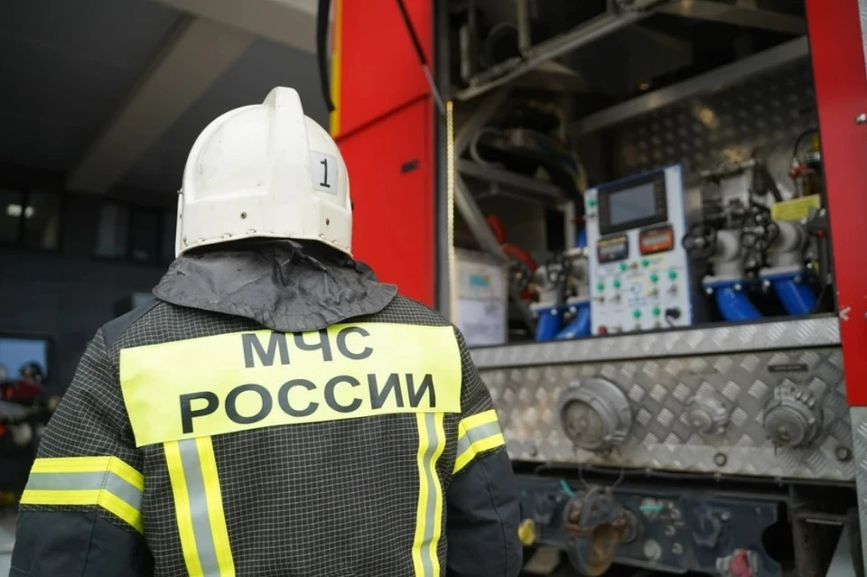 В МЧС опровергли сбор средств на каски для тушивших пожар в Туапсе спасателей Фото из архива КП