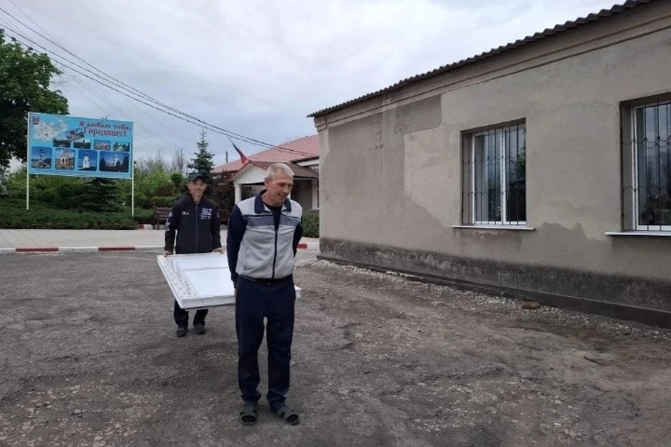 Городищенская амбулатория получила в подарок новые окна и двери. ФОТО: Администрация Перевальского района