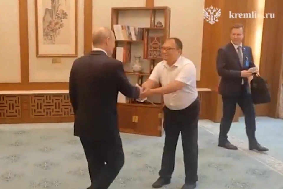 Путин исполнил мечту китайского инженера: российский лидер видел его ещё ребёнком в ходе первого визита в КНР
