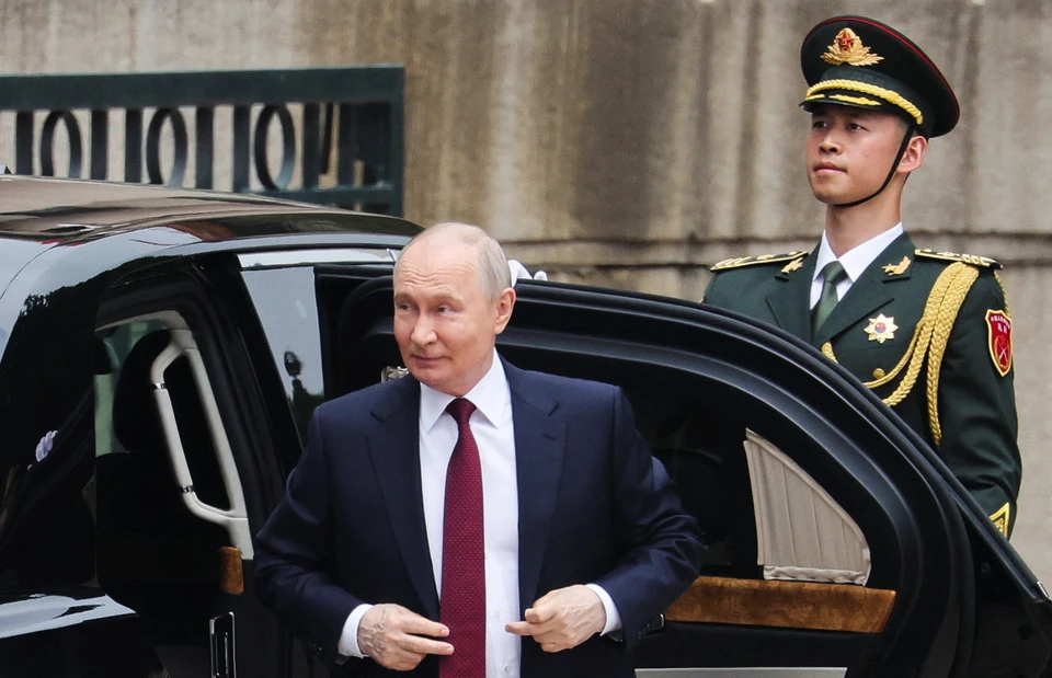 Павел Зарубин показал счастливые номера на машине Владимира Путина в Китае