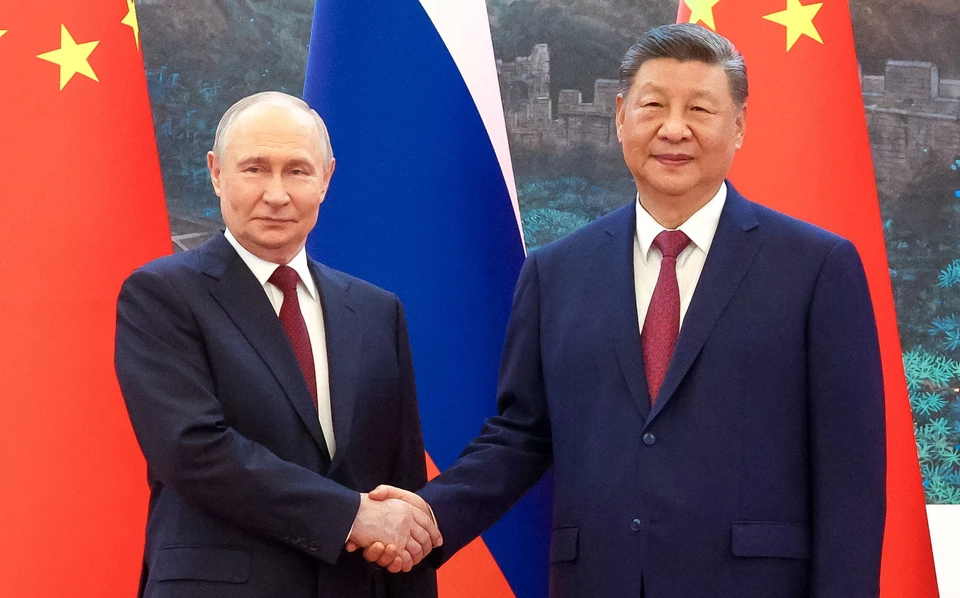 Путин и Си Цзиньпин завершили беседу за чаем, она продлилась около 1,5 часов