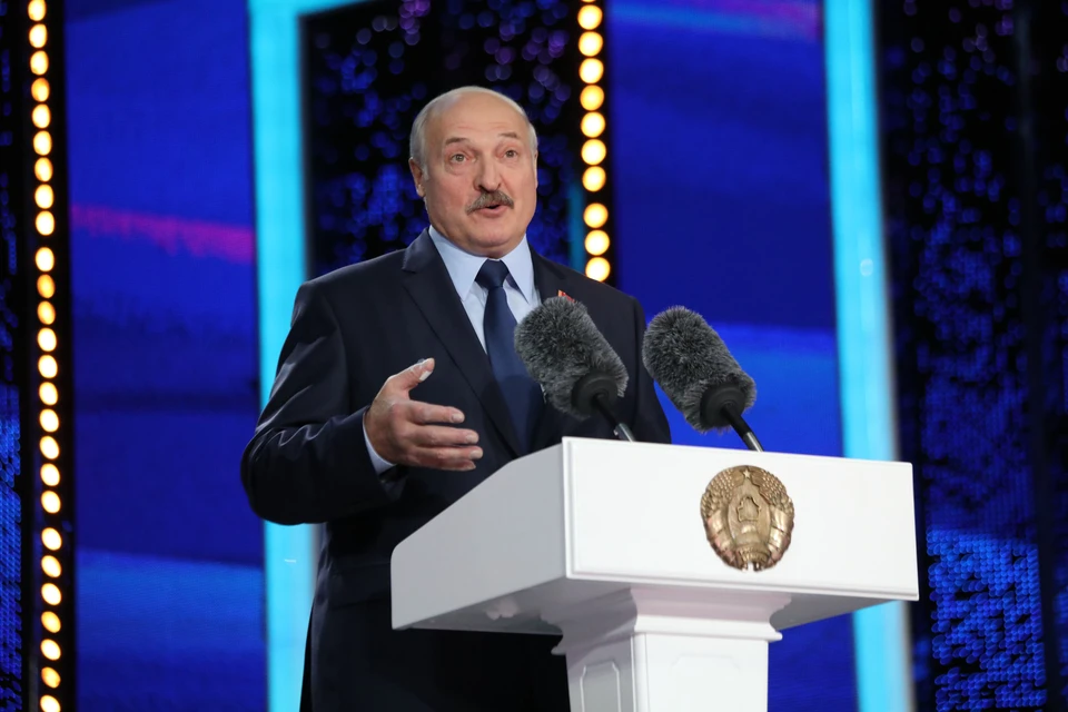 Лукашенко: Я никак не реагирую на болтовню Зеленского