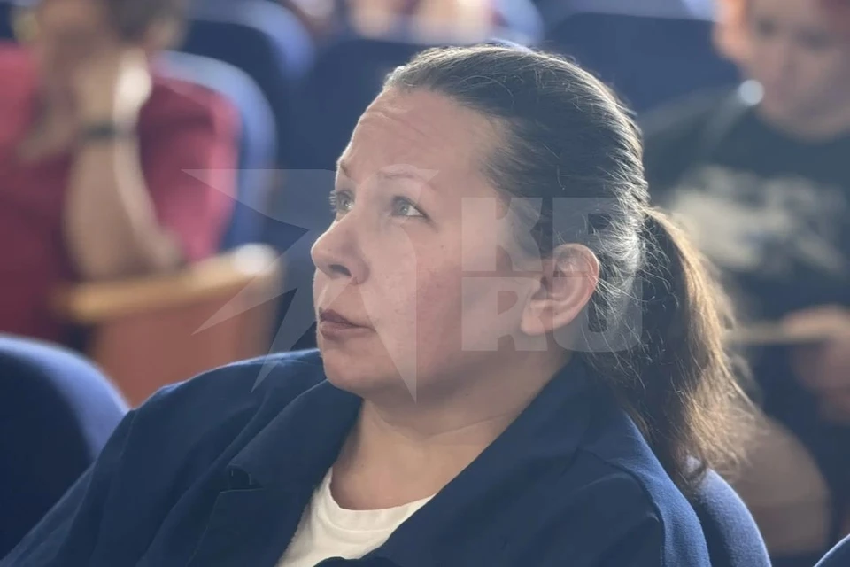 Женщина перечислила награды Виктора Тархова и его заслуги.