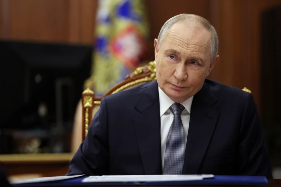 Путин провел рабочую встречу с губернатором Омской области Хоценко