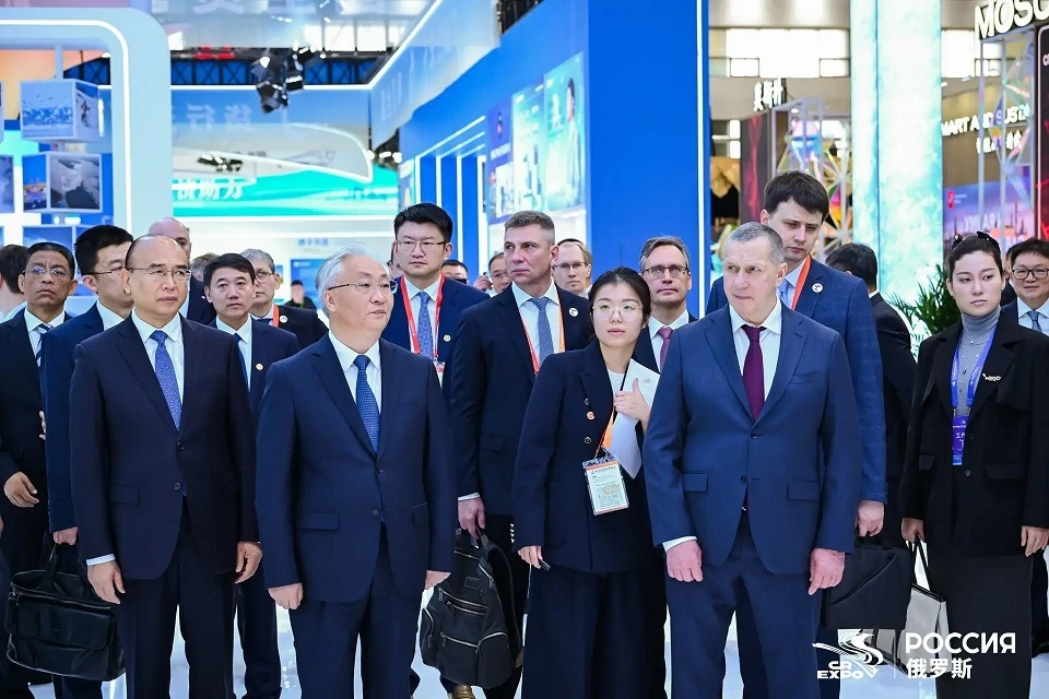 От фарфора до «Ростеха»: чем удивила Москва китайских партнеров на ЭКСПО-2026 Фото: пресс-служба Российского-Китайского ЭКСПО
