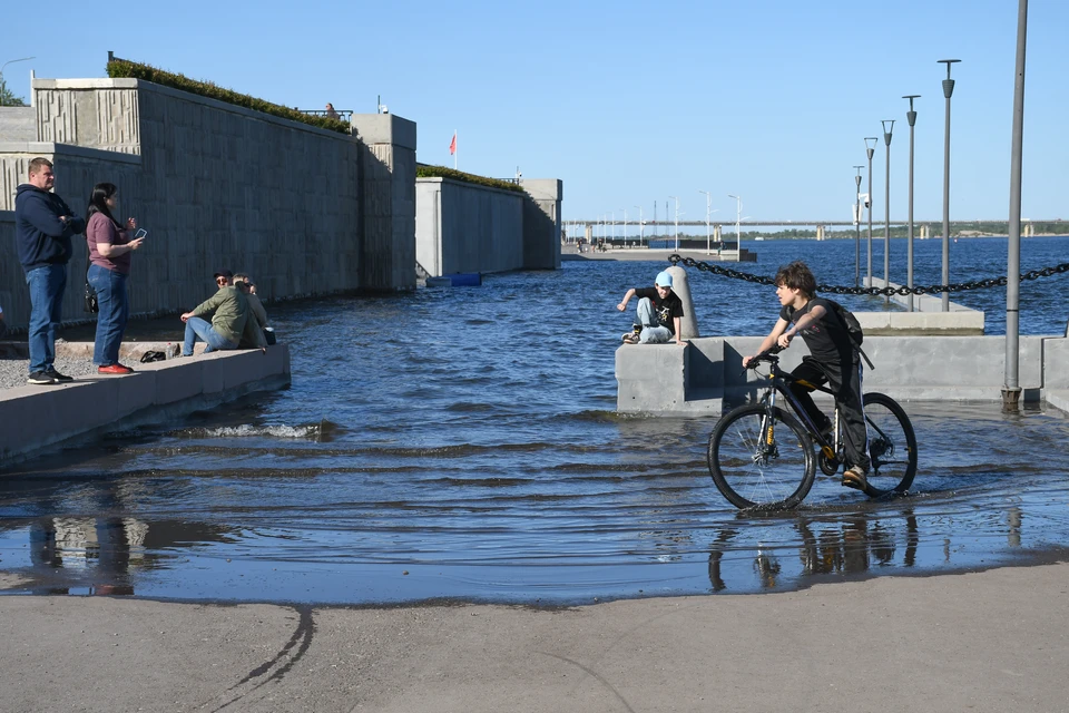 Большая вода постепенно уходит