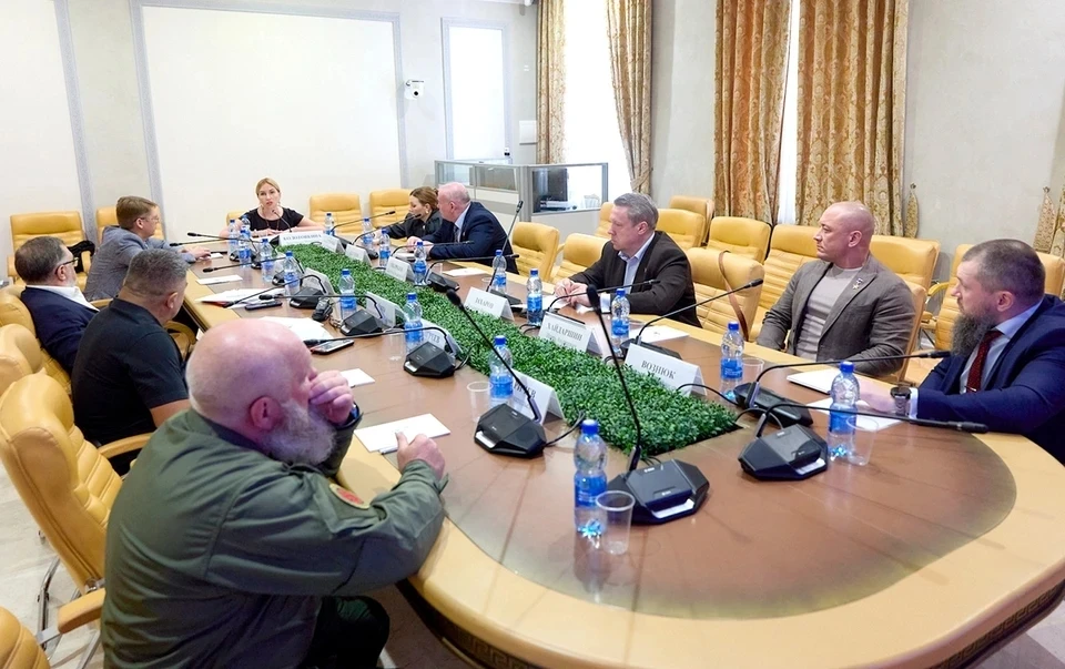 В Общественной палате предложили принять закон о защите символов воинской славы. Фото: пресс-служба Общественной палаты РФ