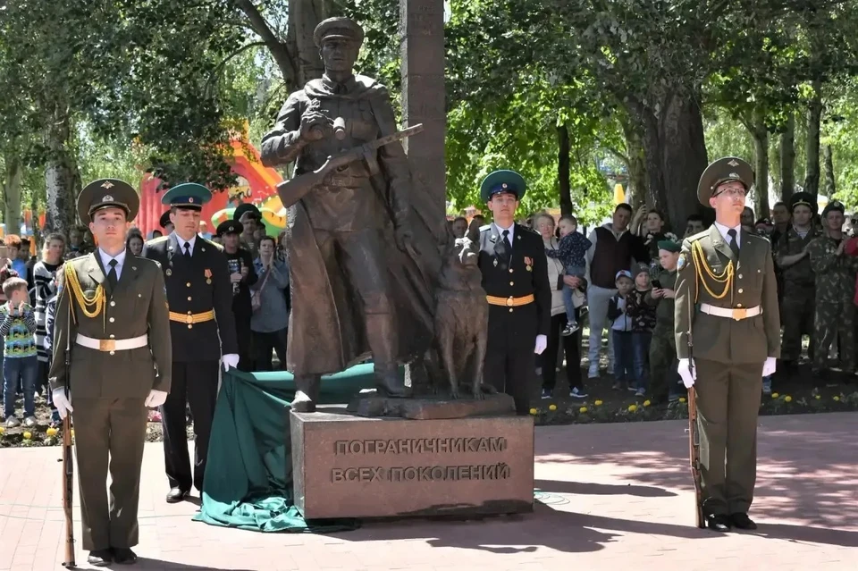 Глава Самарской области поблагодарил пограничников за выполнение служебного долга. Фото: канал Вячеслава Федорищева в МАКС