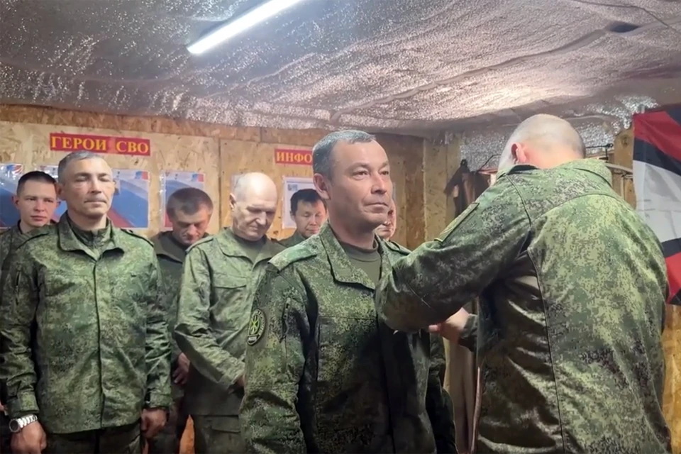 Военнослужащие получили высокие знаки отличия