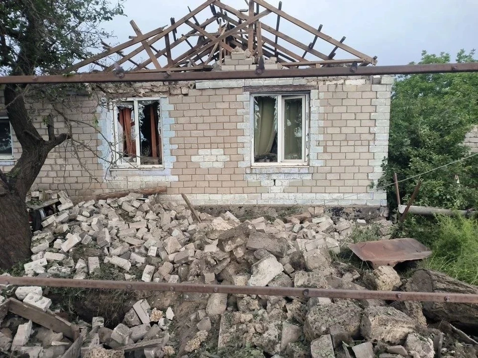 Киевские боевики атакуют мирные объекты. ФОТО: Павел Филипчук.