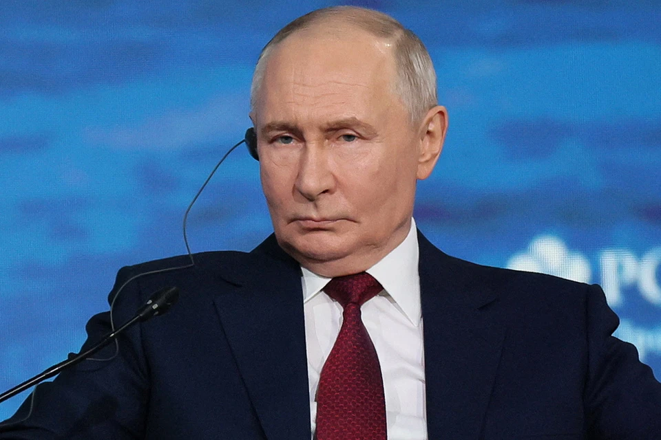 Путин поручил вернуться к устойчивым темпам роста экономики