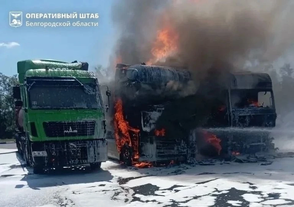 В Прохоровке после атаки беспилотника ВСУ загорелись три грузовика