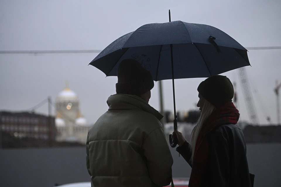 Погода связана с холодным атмосферным фронтом.