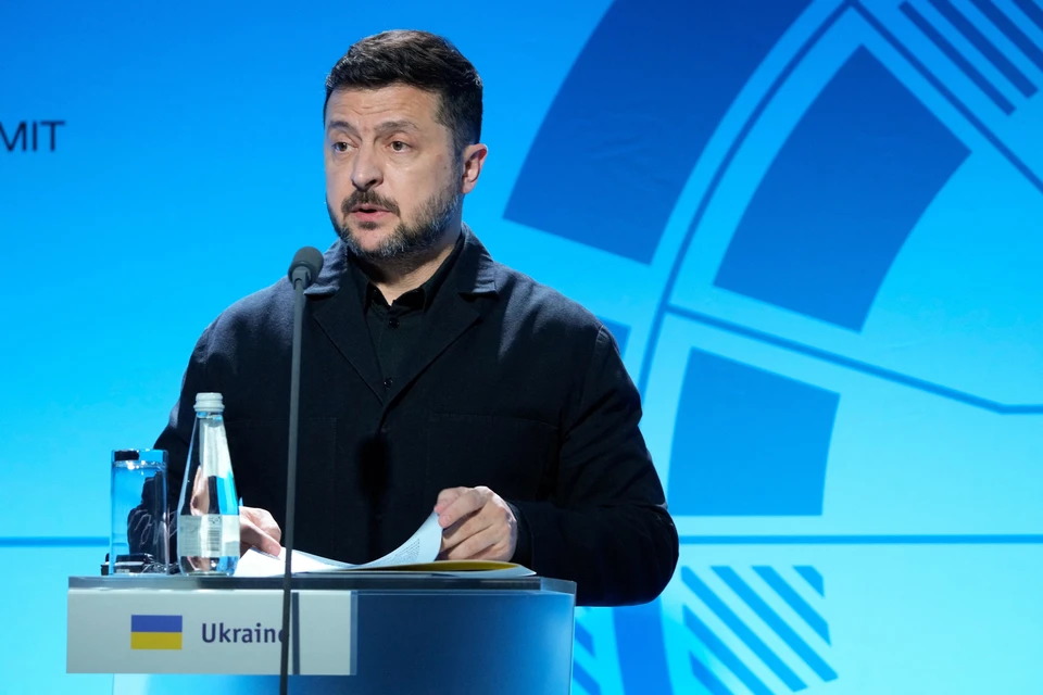 Зеленский назвал единичными случаи прилетов украинских дронов в страны Балтии