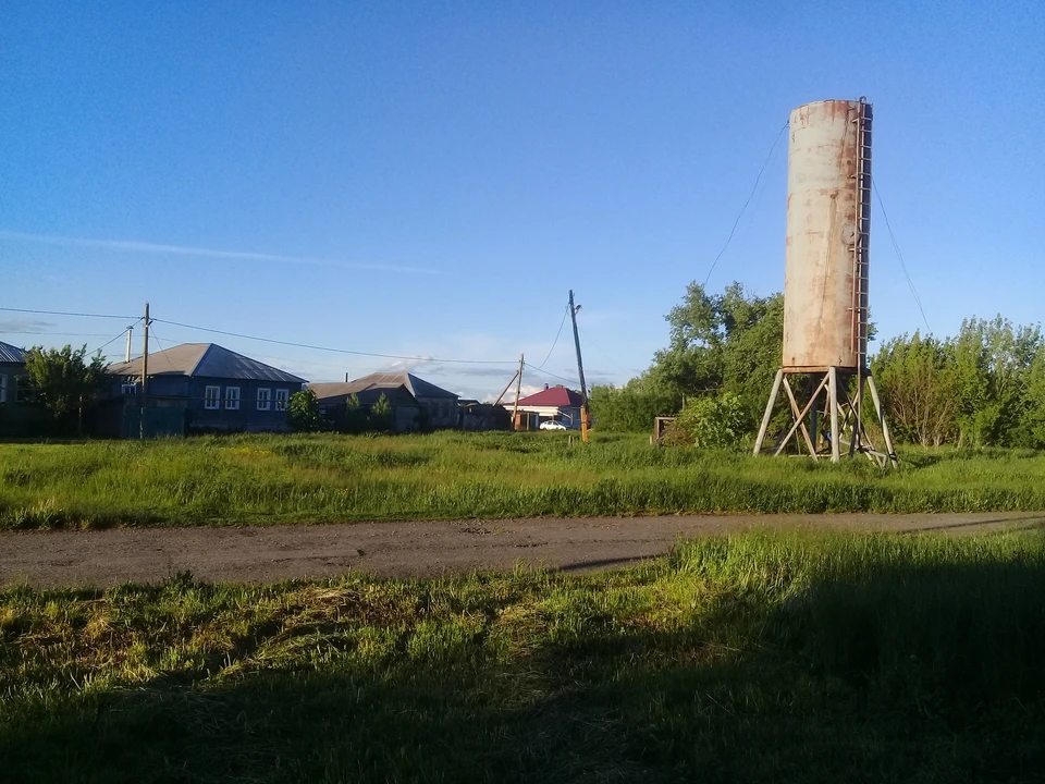 В 8:37 10 июня в Ивнянском, Алексеевском, Корочанском, Волоконовском, Красненском, Красногвардейском, Белгородском, Ракитянском, Борисовском, Валуйском, Вейделевском, Новооскольском, Ровеньском, Чернянском, Губкинском и Старооскольском округах отменили опасность атаки БпЛА.
