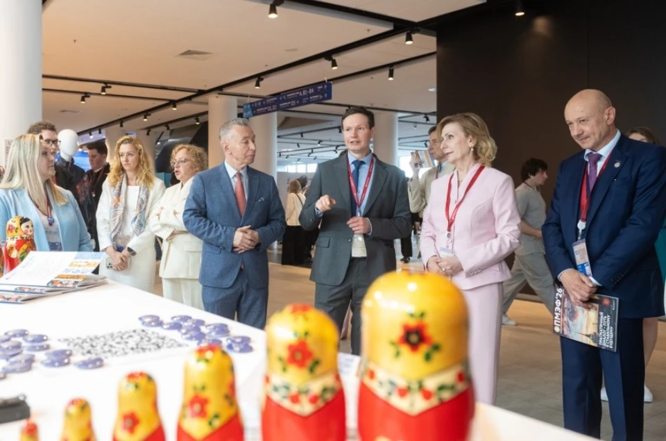 На ПМЭФ-2026 открыли стенд народных художественных промыслов России, фото: ПМЭФ, Росконгресс