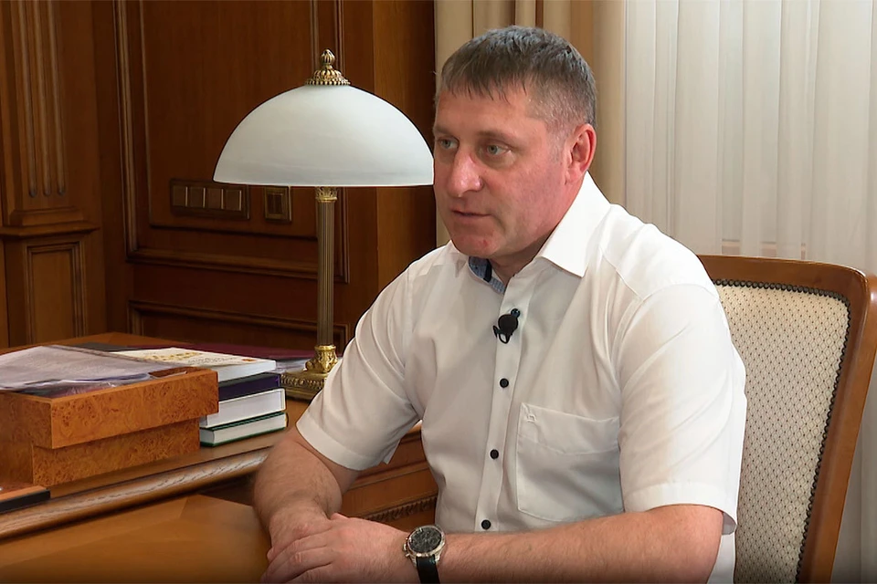 Временно исполняющий обязанности губернатора Белгородской области Александр Шуваев рассказал военкору KP.RU Александру Коцу о подготовке по программе "Время героев".