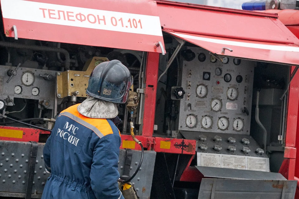 В Новосибирске у ТЦ «Гигант» потушили покрышки.