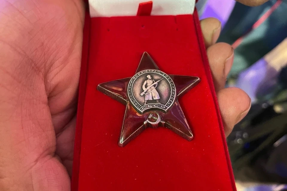В мае общественники вернули такую же награду родным героя из Томской области