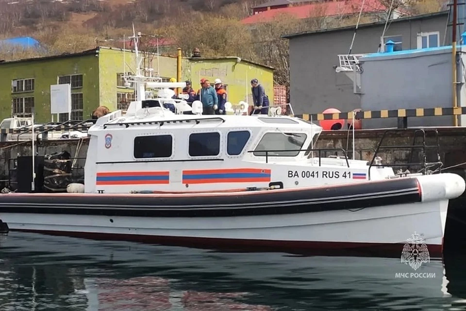 К поискам привлекли авиацию, водолазов и беспилотники