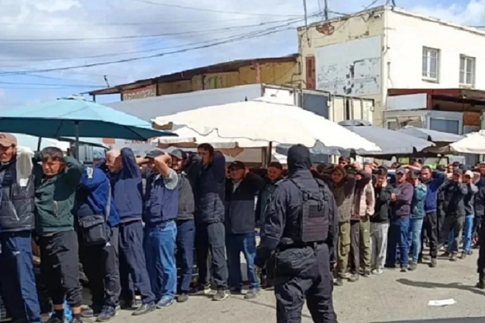 Масштабный рейд позволил выявить нелегальных мигрантов. Фото: предоставлено В.Н. Горелых