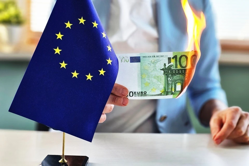 Товери: ЕС обсуждает новый кредит Украине до 45 млрд евро после 2027 года. Фото: NMK-Studio/Shutterstock/Fotodom