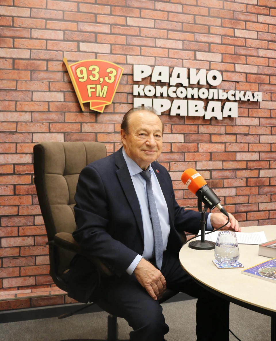 Председатель Общественной палаты Тульской области Юрий Цкипури на радио «Комсомольская правда» в Туле.