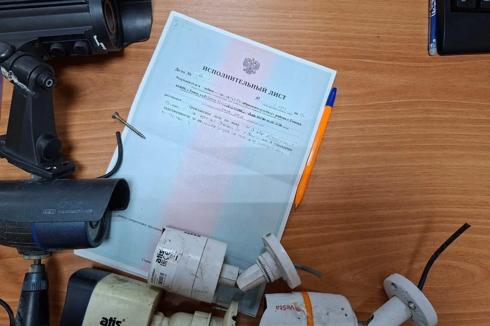 Деньги от реализации техники поступят на погашение долга. Фото: УФССП по Томской области