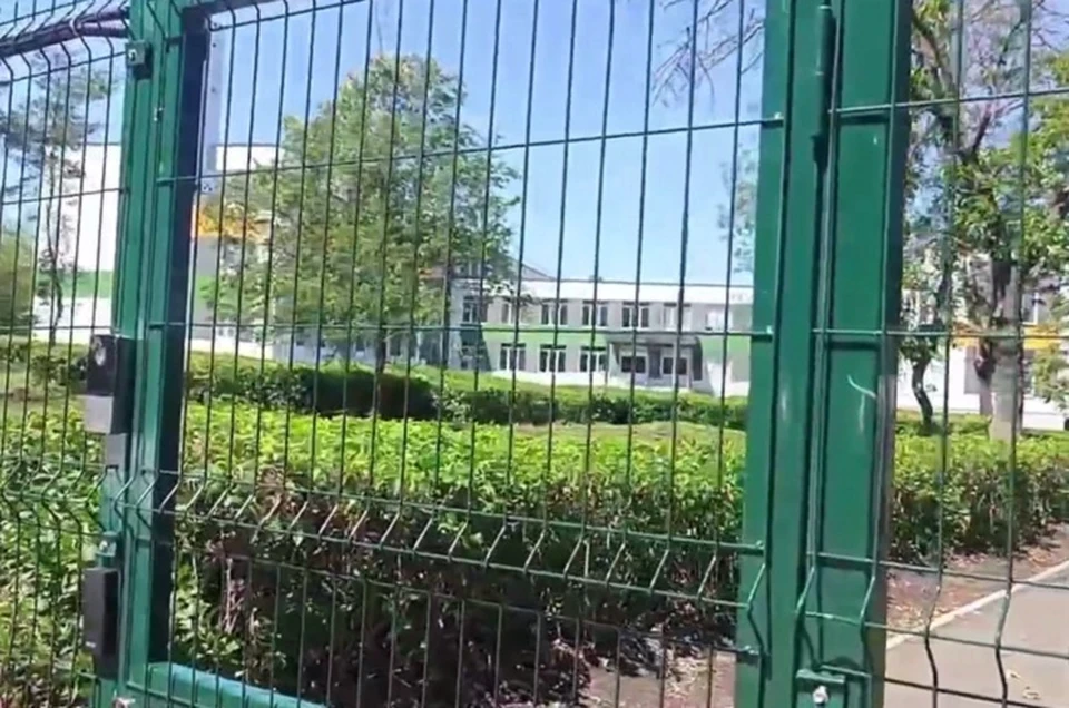 В Макеевке прорабатывают варианты использования здания бывшего профилактория в поселке Ханженково-Северный. Фото: ТГ/Иванова