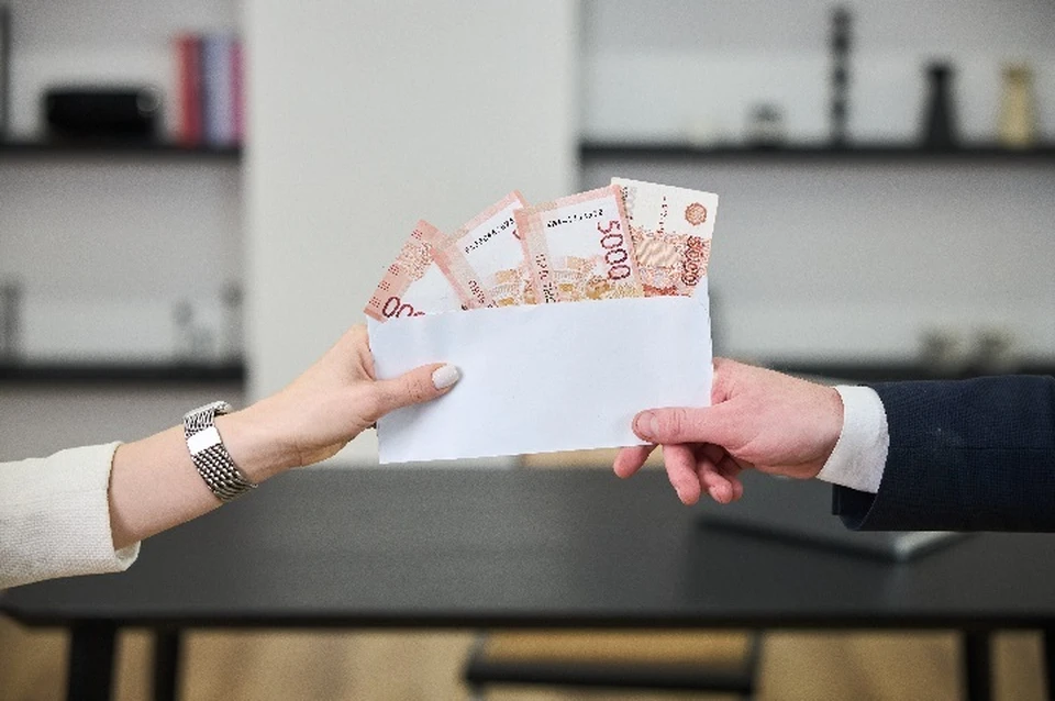 Общая сумма незаконно полученных средств составила около 800 тысяч рублей.