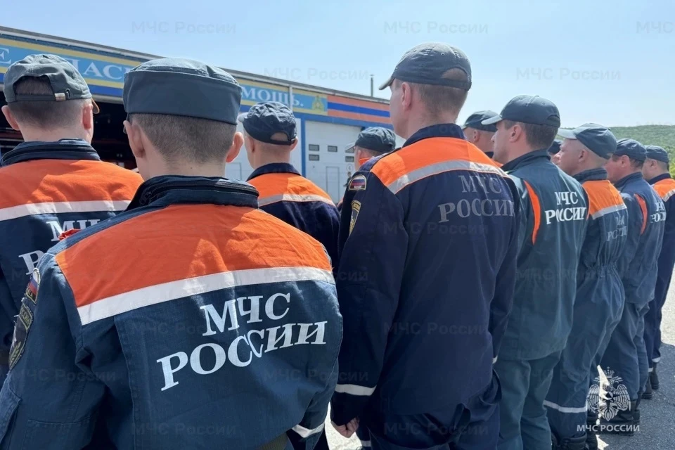 Пропавший вертолет ищут более 100 спасателей МЧС. Фото: предоставлено «КП»