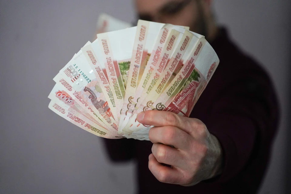 Россиянам рассказали, в какой валюте лучше всего делать кратковременные вклады - и это рубль.