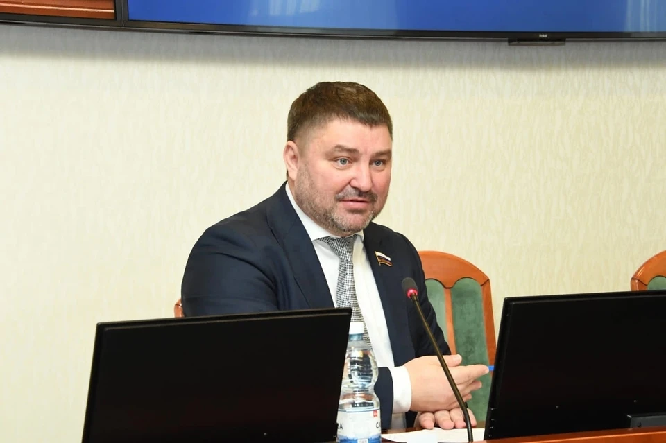 Владислав Атмахов взял на контроль ситуацию с газом в доме на Советской. Фото: сайт НРО ЛДПР