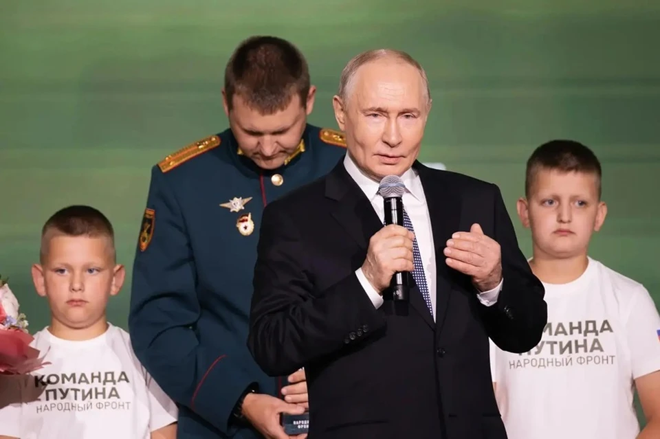 Президент России Владимир Путин поблагодарил активистов за их работу. Фото: max.ru/PushilinDenis