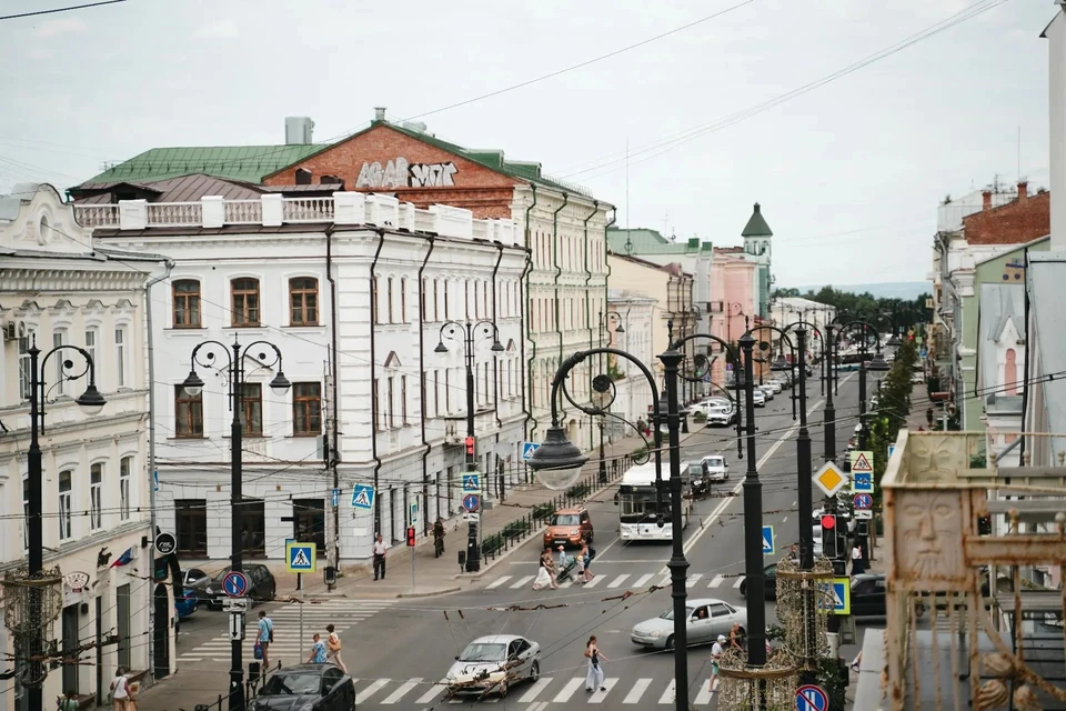 Укройтесь в помещениях без окон.