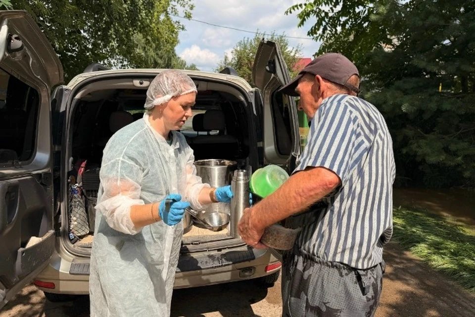 Горячее питание организовано для жителей домов пострадавшего микрорайона. Фото: vk.com/konovaloovsn