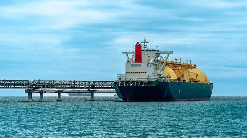Россия сократила поставки СПГ в Южную Корею в 1,5 раза