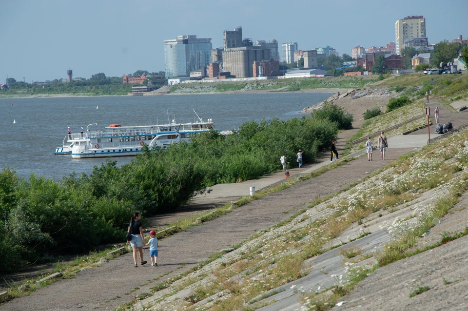 Исследования проб воды в период купального сезона проходят еженедельно. Фото: Марина Лукина