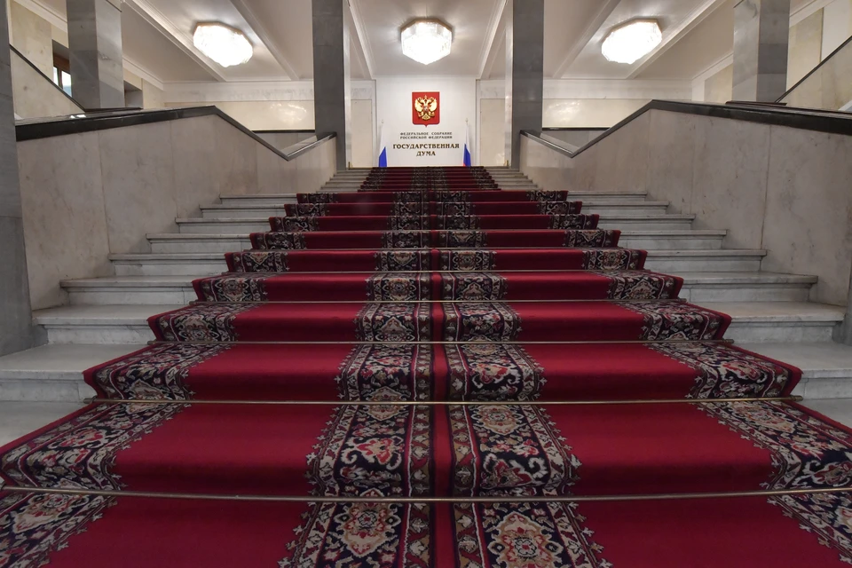 В Госдуме предложили дать возможность подросткам с низкими баллами быть зачисленными в 10 класс.