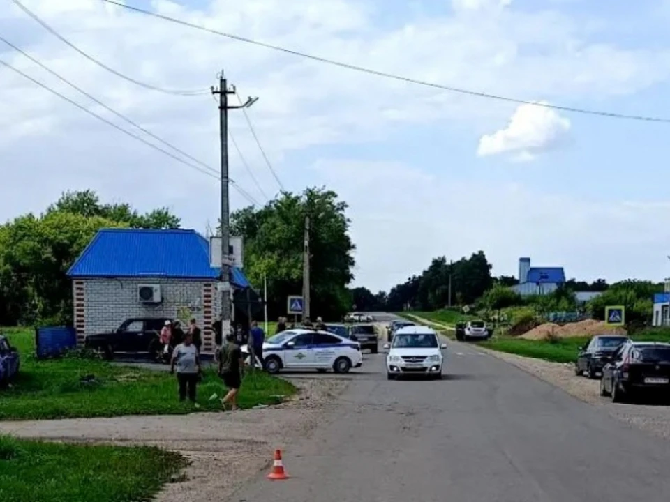 Серьезные травмы получил пассажир отечественного автомобиля. Фото Госавтоинспекции УМВД России по Липецкой области.