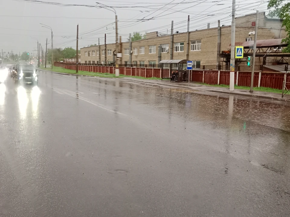 По счастливой случайности на остановке в момент обстрела никого не было
