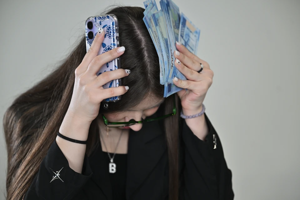 Суммарный ущерб от действий аферистов составил более 6,1 миллиона рублей