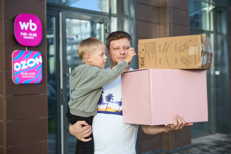 Несмотря на трудности, маркетплейсы продолжают работать, а власти создали систему оперативной помощи.