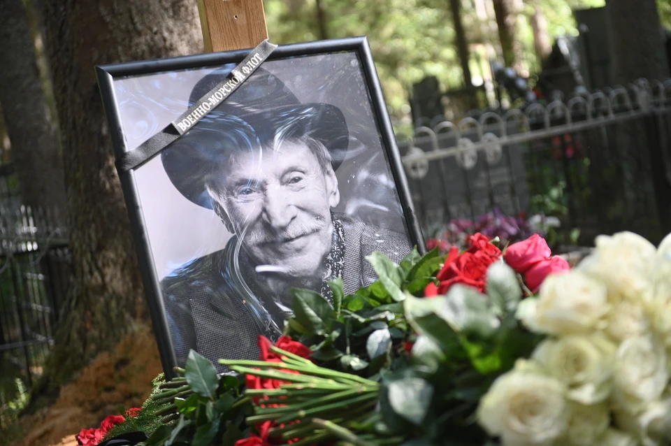 На могиле Ивана Краско не установили памятник спустя год после его смерти.
